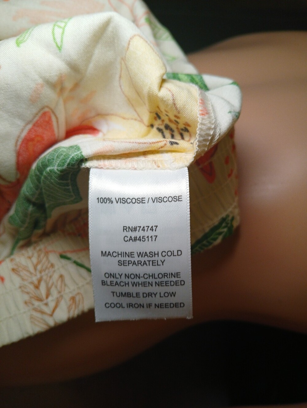Natural Reflections Tropical Print Shorts -  Buttercream XXL - Picture 7 of 7